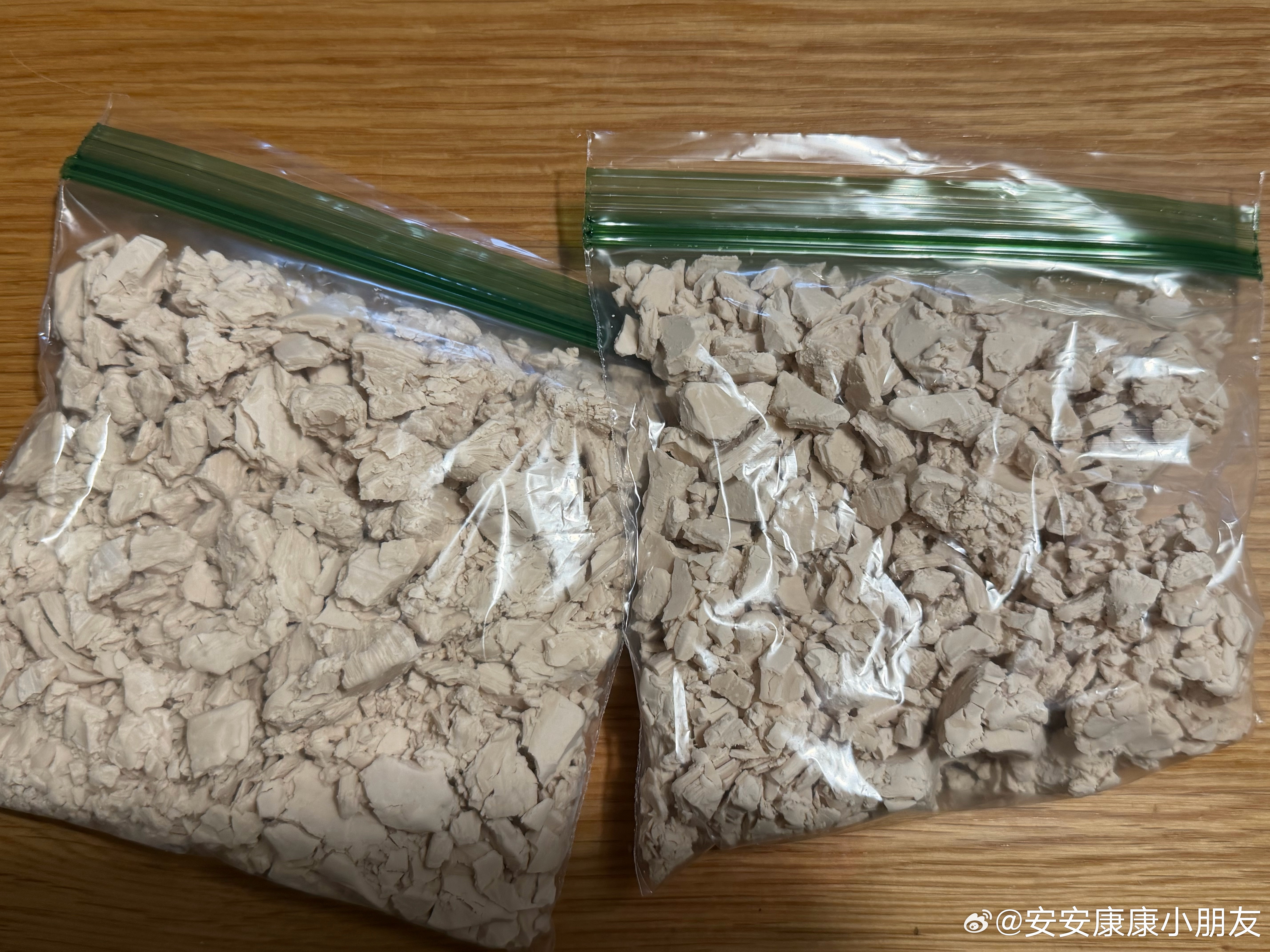 燕子酵母确实屌！长势喜人！！看网上说它臭臭的，我闻着是一股醪糟的味道，我还挺爱吃