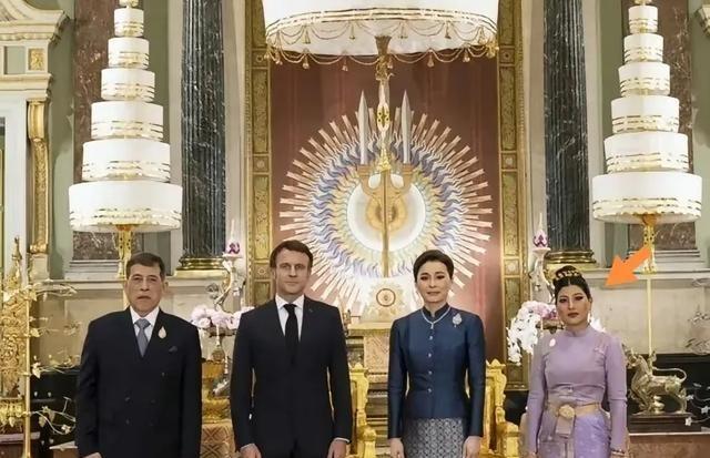 泰国 马哈国王夫妇访 法国 携女儿思蕊梵公主。

把目光先放在欧洲的外交节奏上，