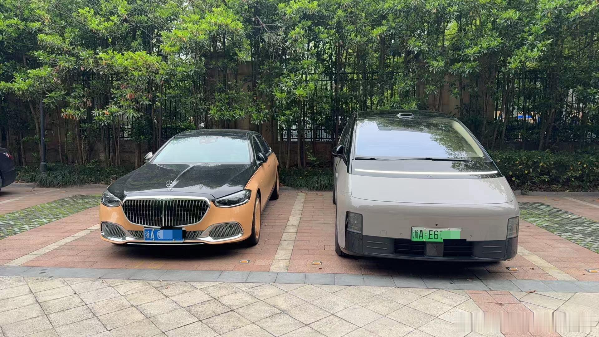 我记得是S680迈巴赫Virgil限量版吧？已故LV设计师 Virgil Abl