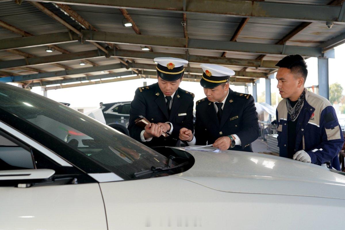 【量价均创历史新高！去年宁波口岸汽车出口新能源占七成 】2025年宁波口岸汽车出