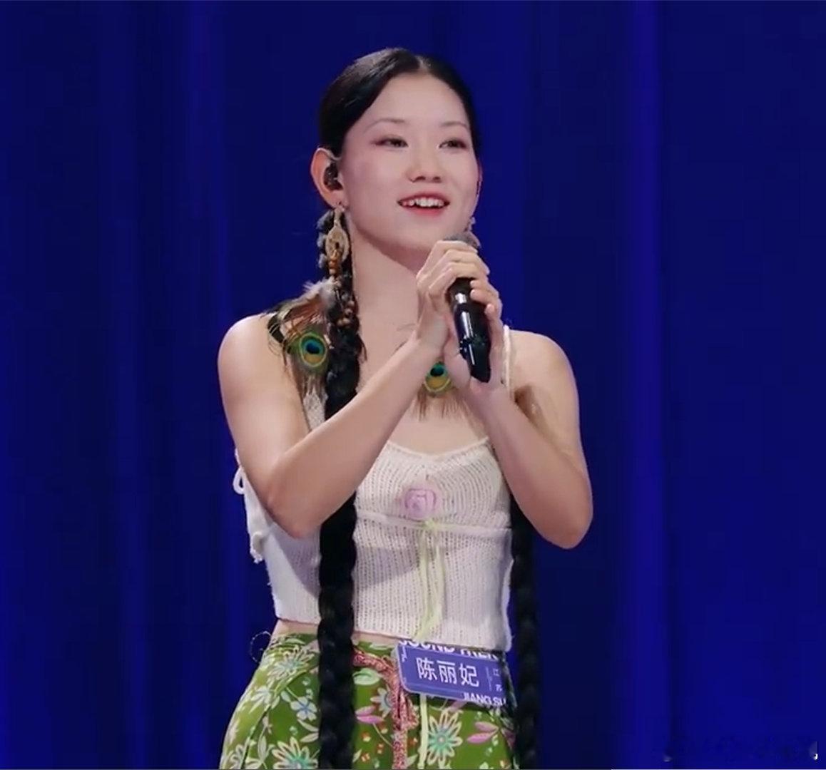 起猛了邓紫棋用者来女的唱腔唱歌了 《声鸣远扬》太会搞事！陈丽妃先是靠颜值撞脸邓紫