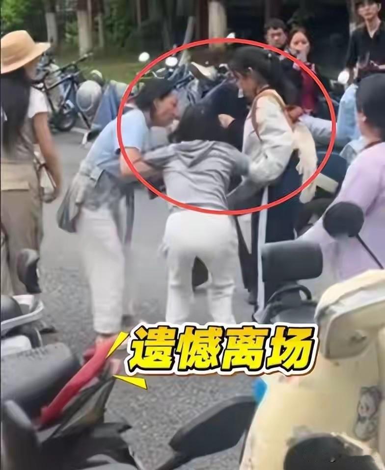 高考忘带准考证的乌龙，给所有“巨婴”考生敲了个响警钟。南昌这对母女的遭遇，看得人