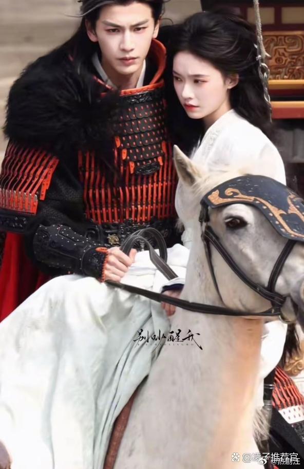 林允真的完美诠释了出名要趁早，出道即巅峰，红了这么多年居然还是95花，还总能搭档