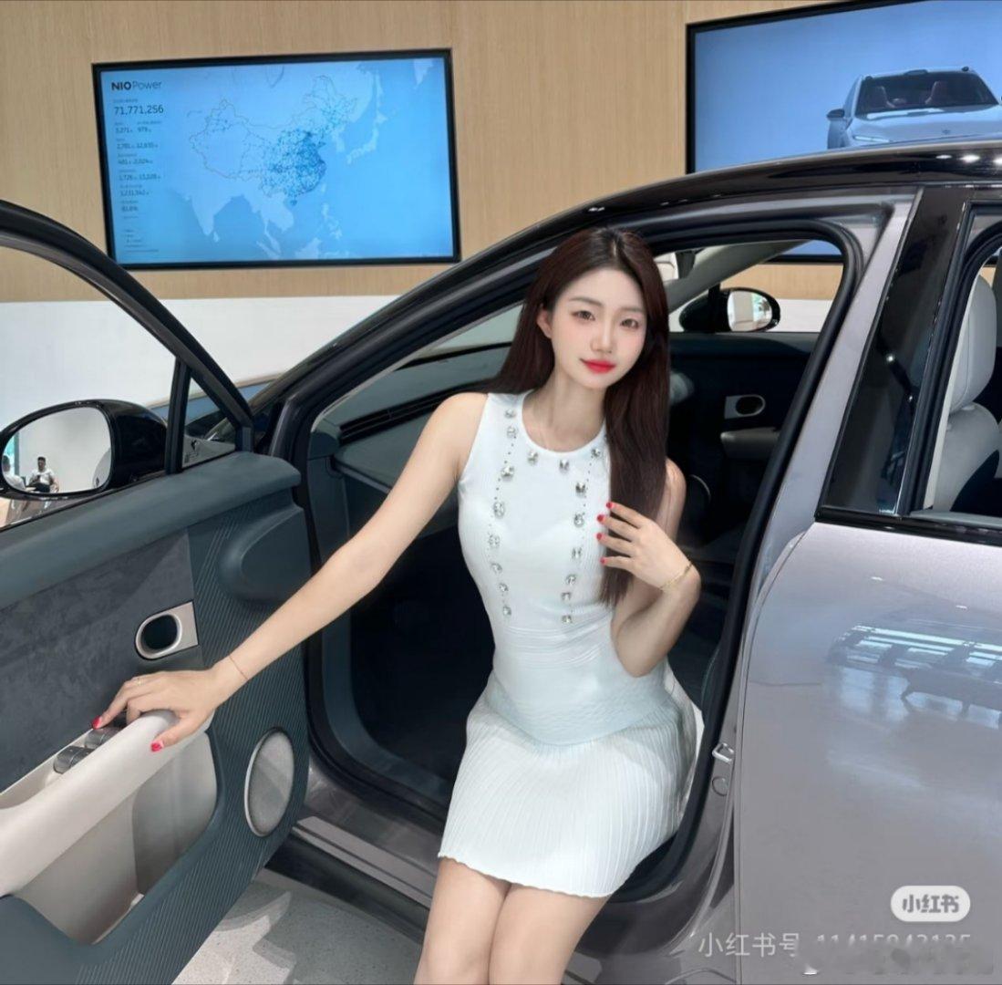00年靠自己喜提第一辆小车🚗终于买到了自己喜欢的小车车🚗在新能源汽车层出不穷