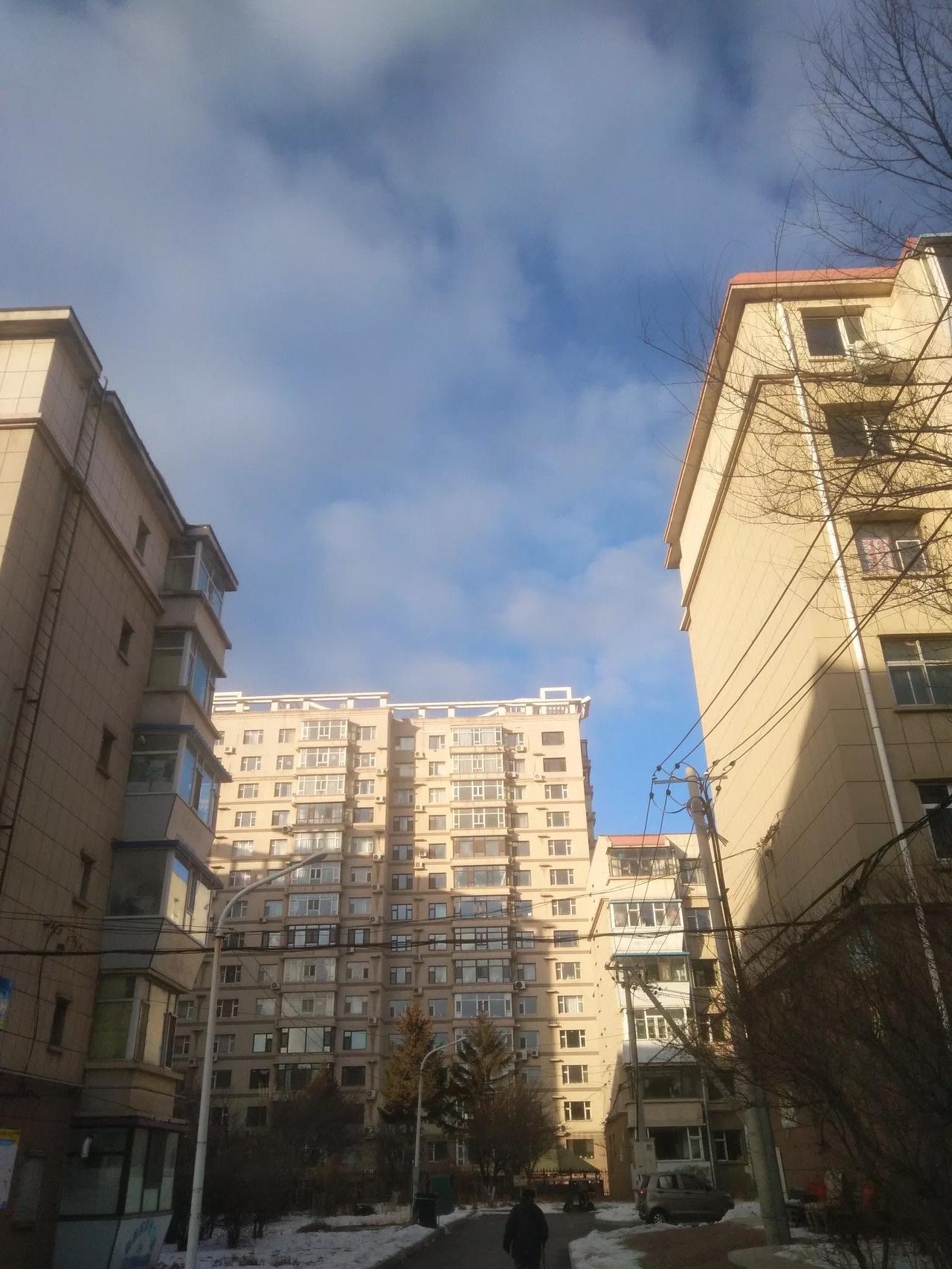 随手拍一张你所在城市的蓝天景色