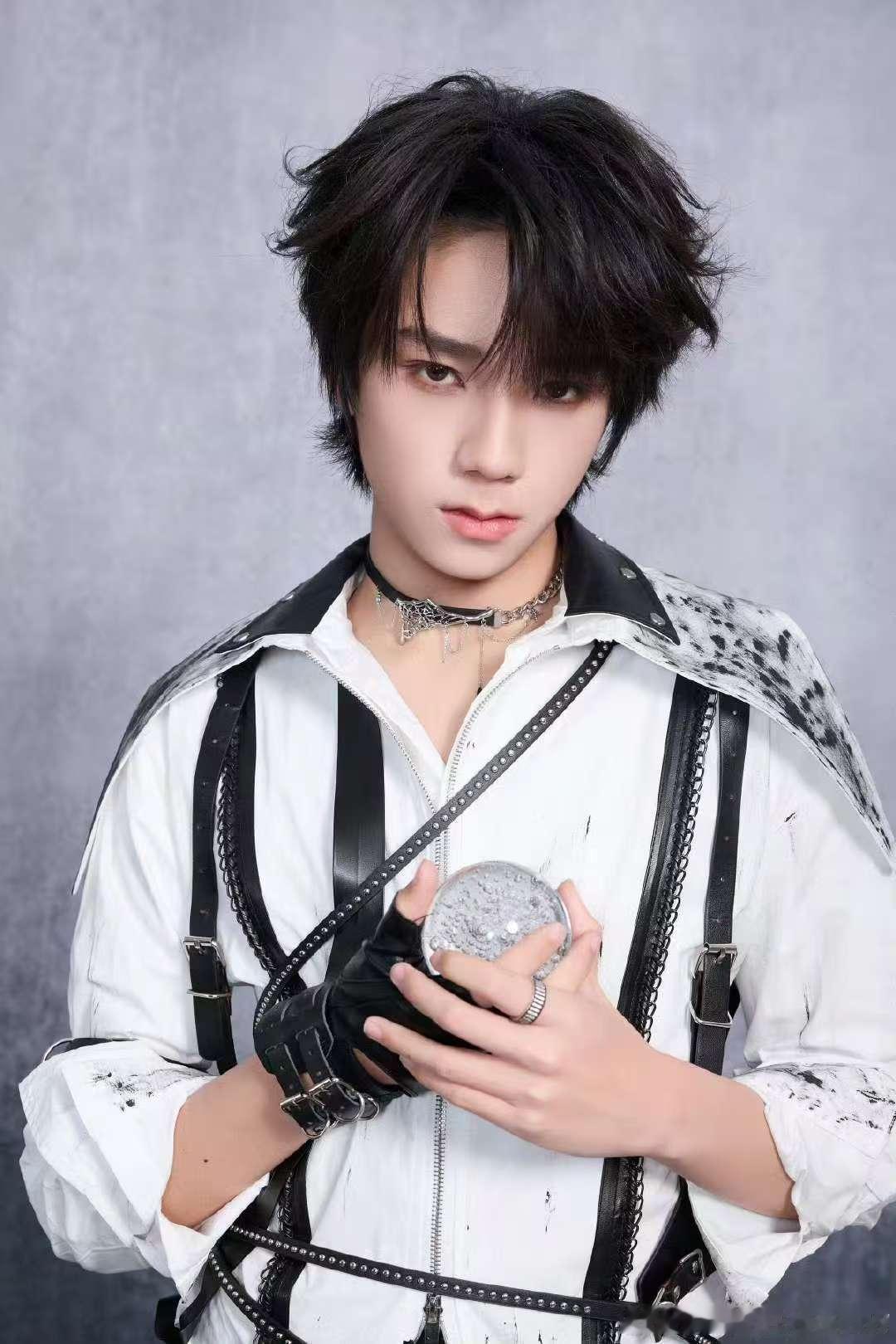 王橹杰说幸好有你们陪着我 即将入场啦～✮⋆˙.  幸好有你们陪着我ꉂ ᳐˶ᵒ ᵕ