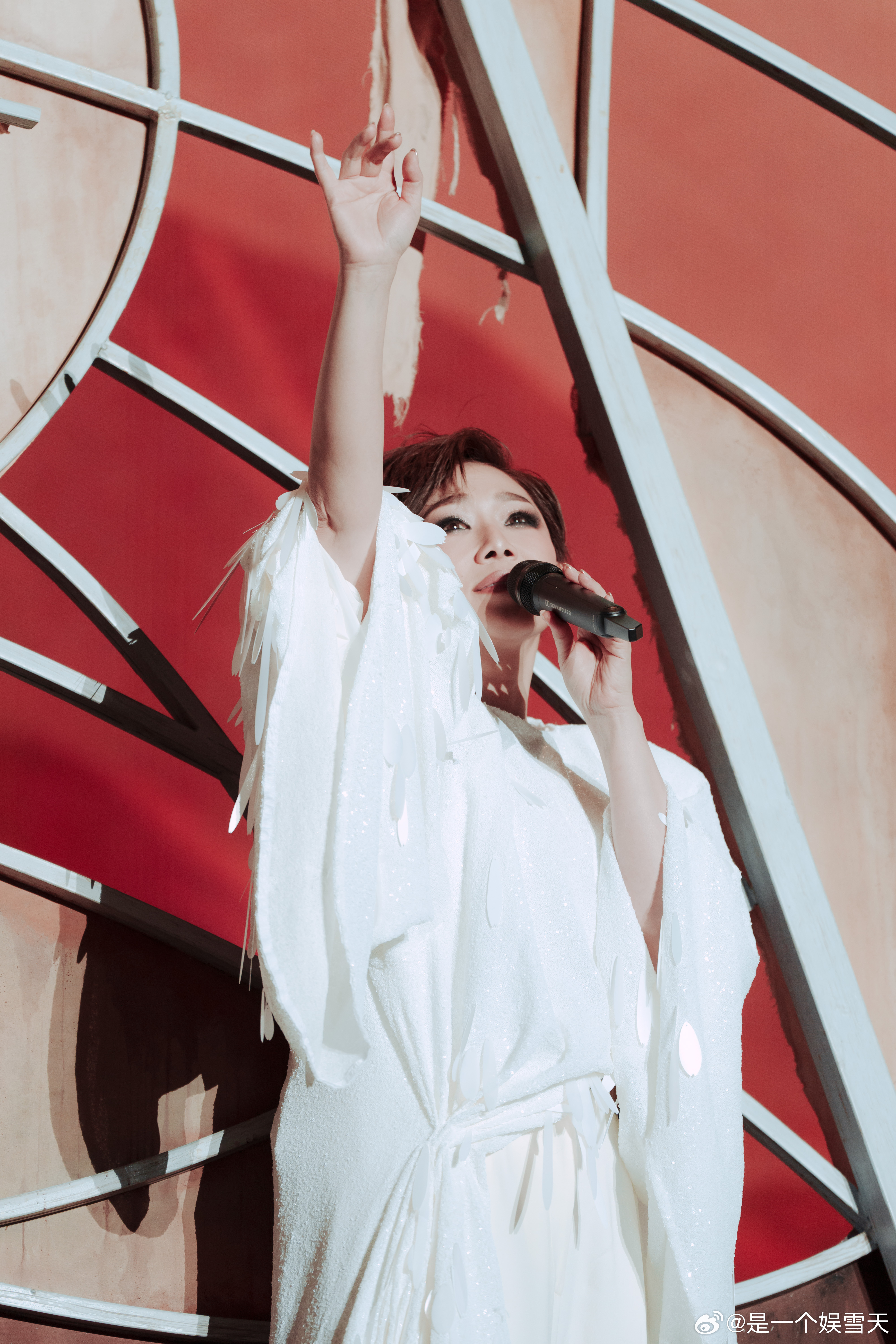林忆莲巡演首站上海🌿以“时间留下属于我们”为内核，林忆莲上海开启收官巡演，全新