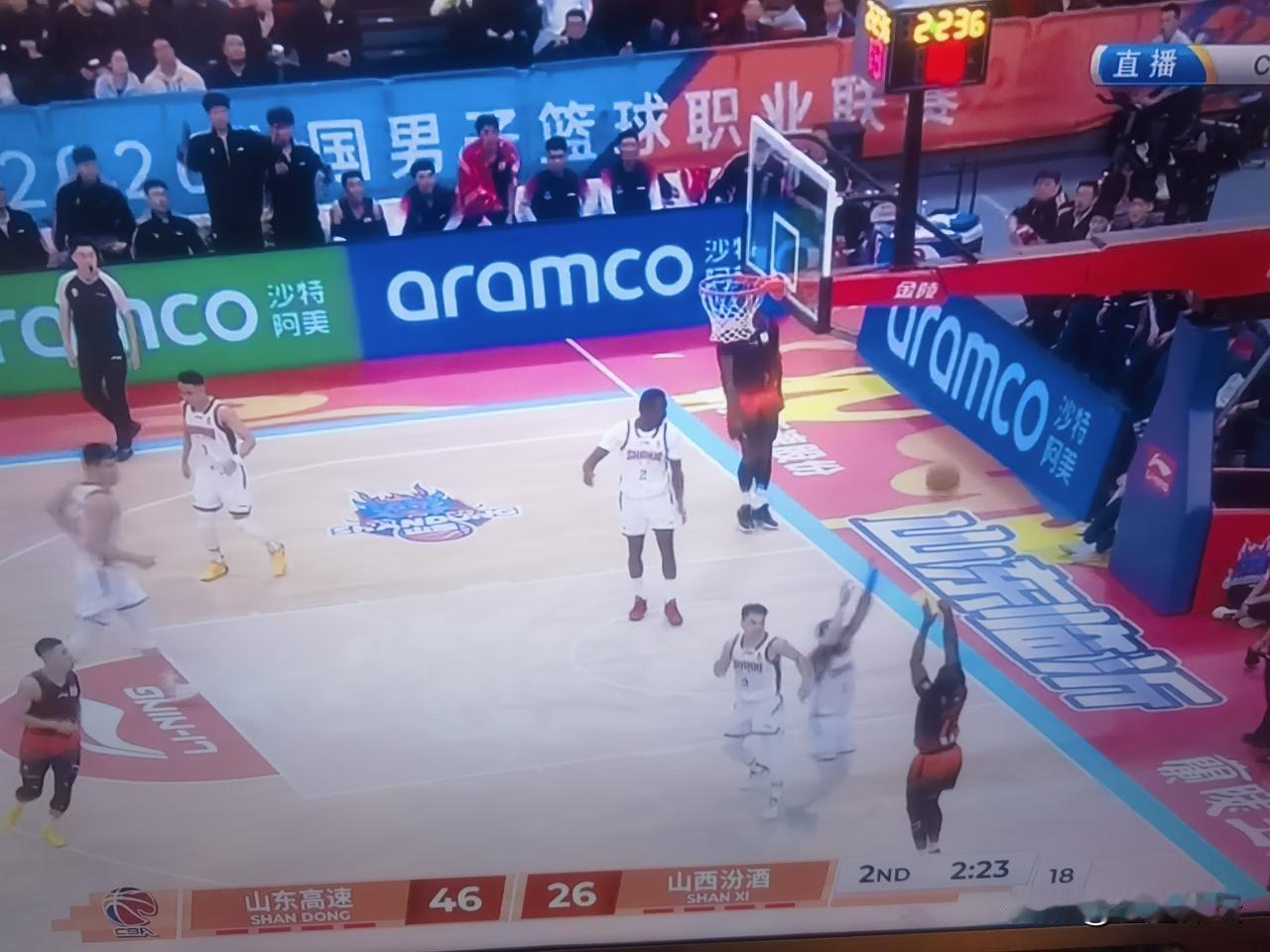 这场球也太假了吧？山东高速49比26领先了山西汾酒23分！以陕西汾酒的实力，绝对