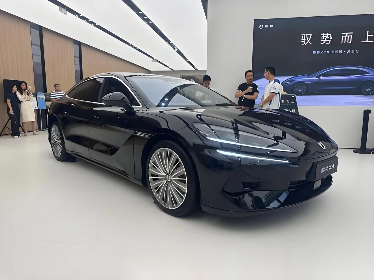 #2024广州国际车展# 
速度与激情的盛宴，车展让人热血沸腾！
各式各样的豪华