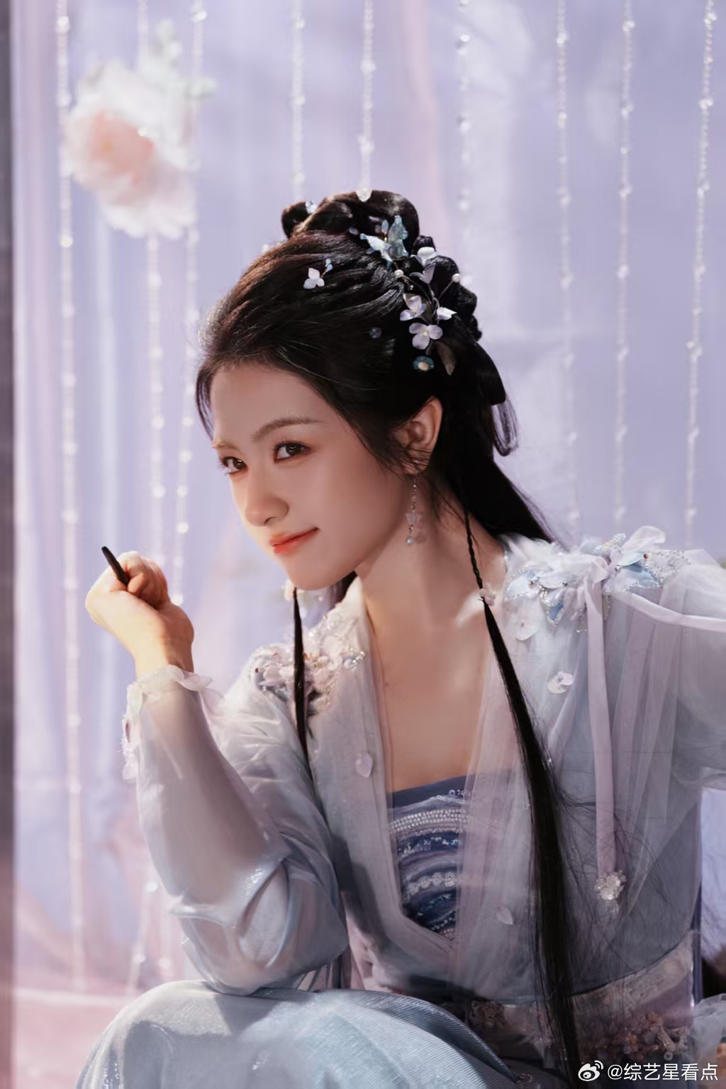 李兰迪紫衣花仙子李兰迪新造型大事很妙 哇塞，这一回《千夜奇谭》李兰迪紫衣花仙子，