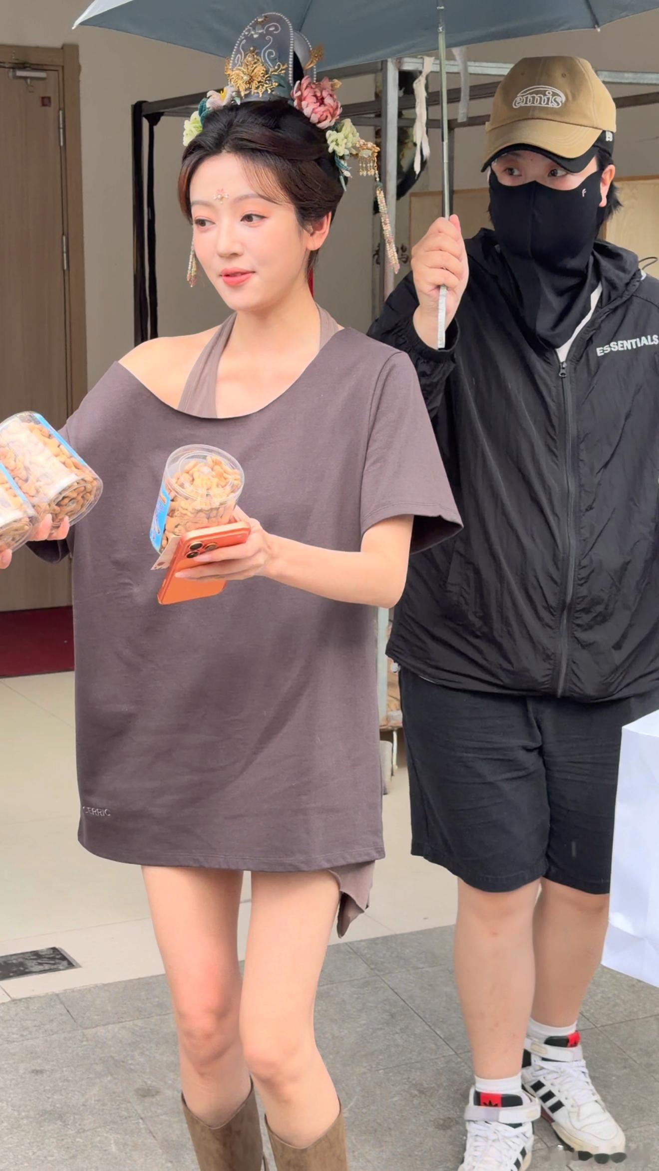 剧宣天才何瑞贤发力了剧宣天才何瑞贤发力了，野狗骨头开播逆应援好用心何瑞贤野狗骨头