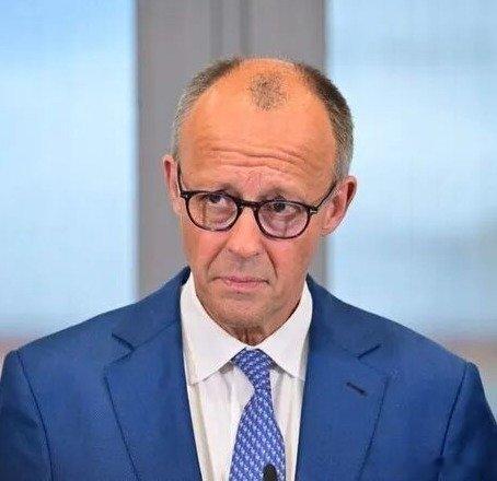 凤凰新闻【G7背后的大国博弈：欧盟试探重启对俄对话，中欧关系面临新考验】默茨在G
