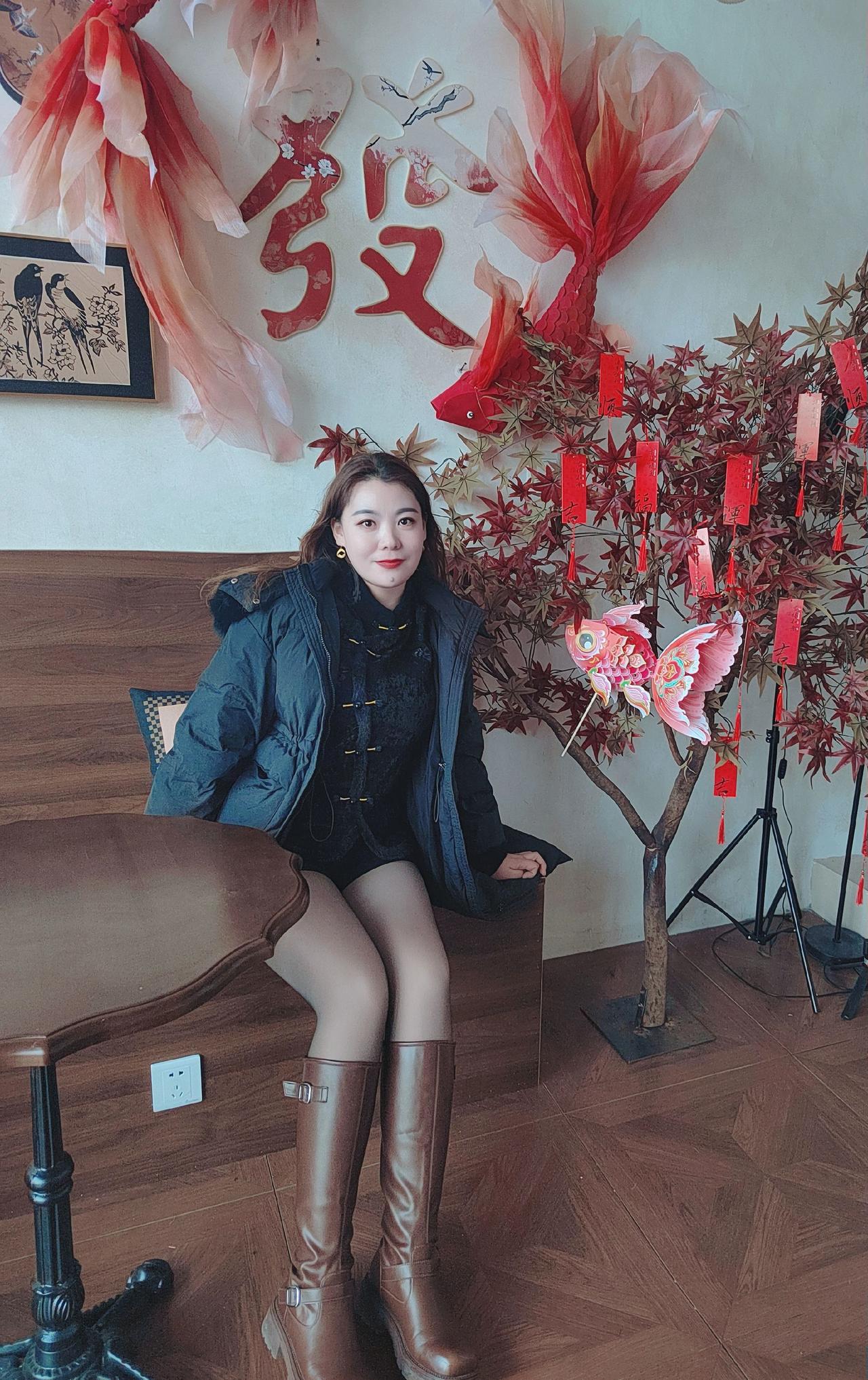 浅浅回忆一下去年的冬天和当时的自己，
还有那些有趣的人和事。
相册里记录生活的边