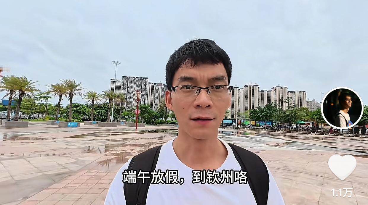 别人花父母钱上大学的时候，唐尚珺已经用自己的钱给家里建了房子[赞]唐尚珺的孝心难
