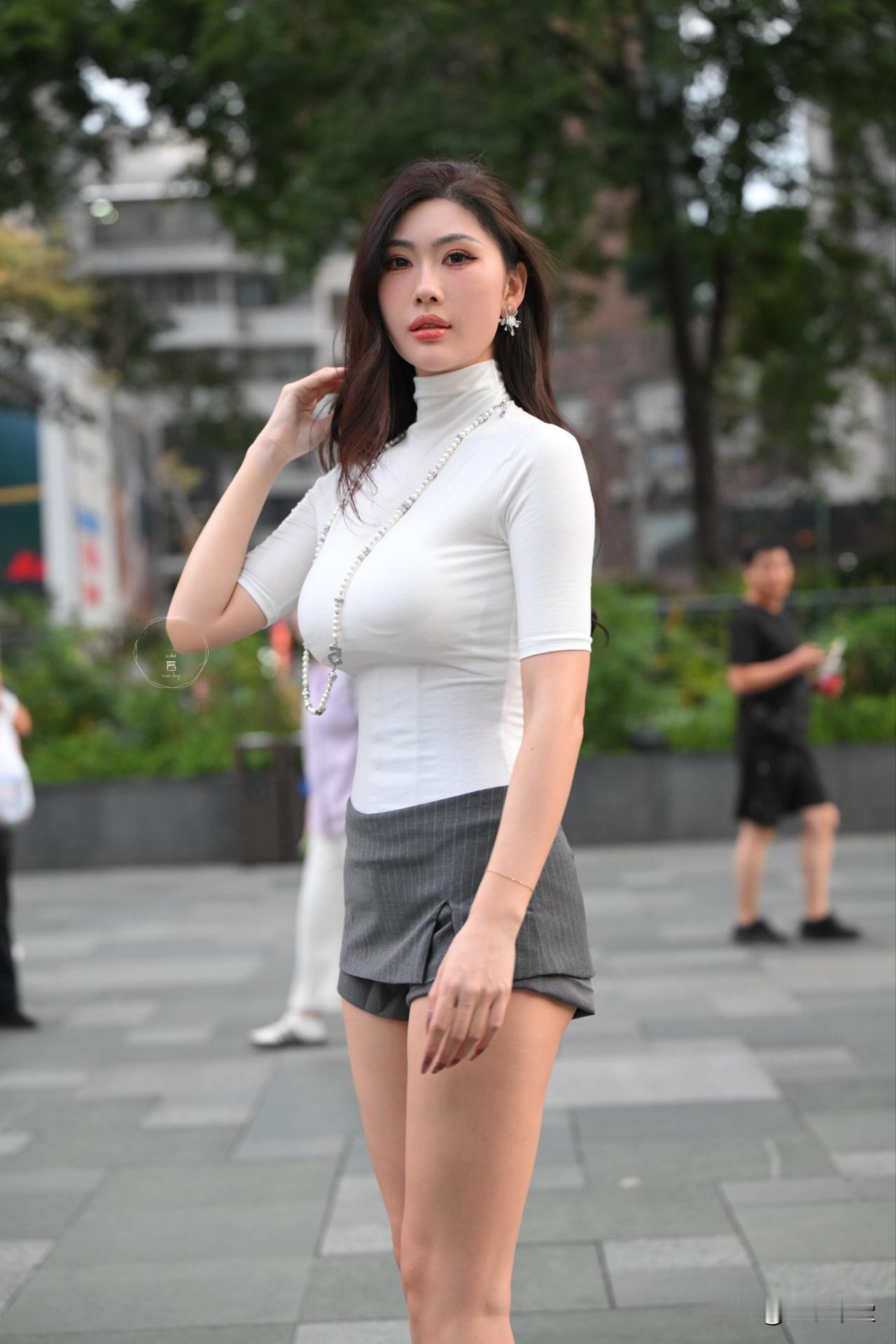 傍晚街头的松弛感～松弛感满满的是幸福的内核，是温柔的爱！松弛感的出现是时代发展的