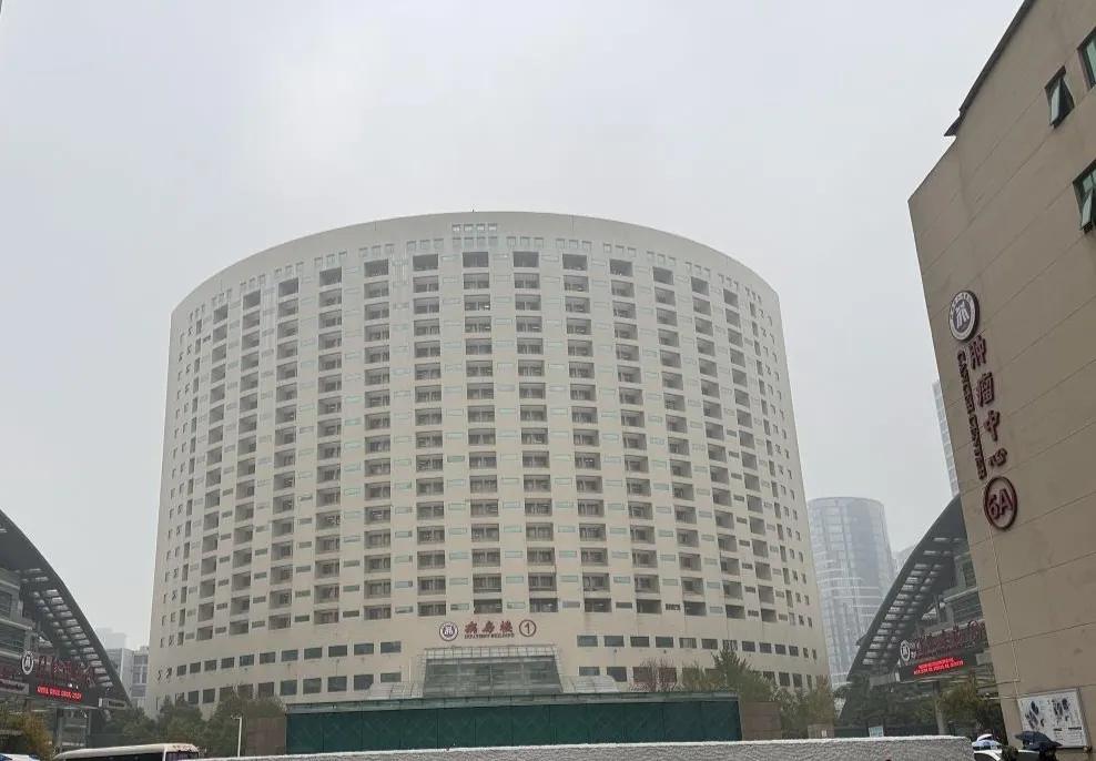 一9岁女童术后成了植物人后续来了！郑州市卫健委称：行为属实已立案！

事件发生在