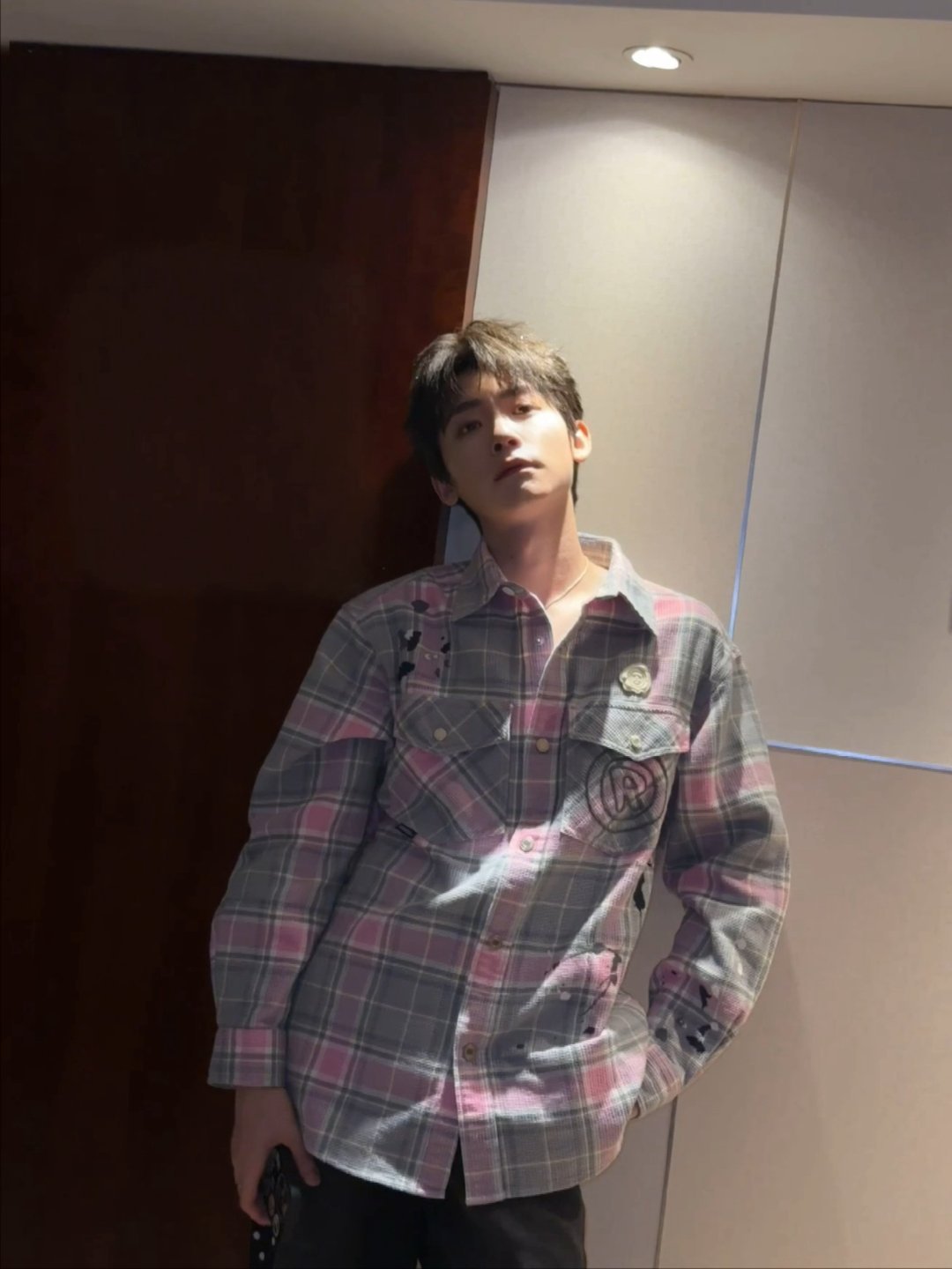 李卿[超话] lq李卿 思念溶于海洋，星河凝聚爱意化成滔滔不绝的海水绵延长存.​