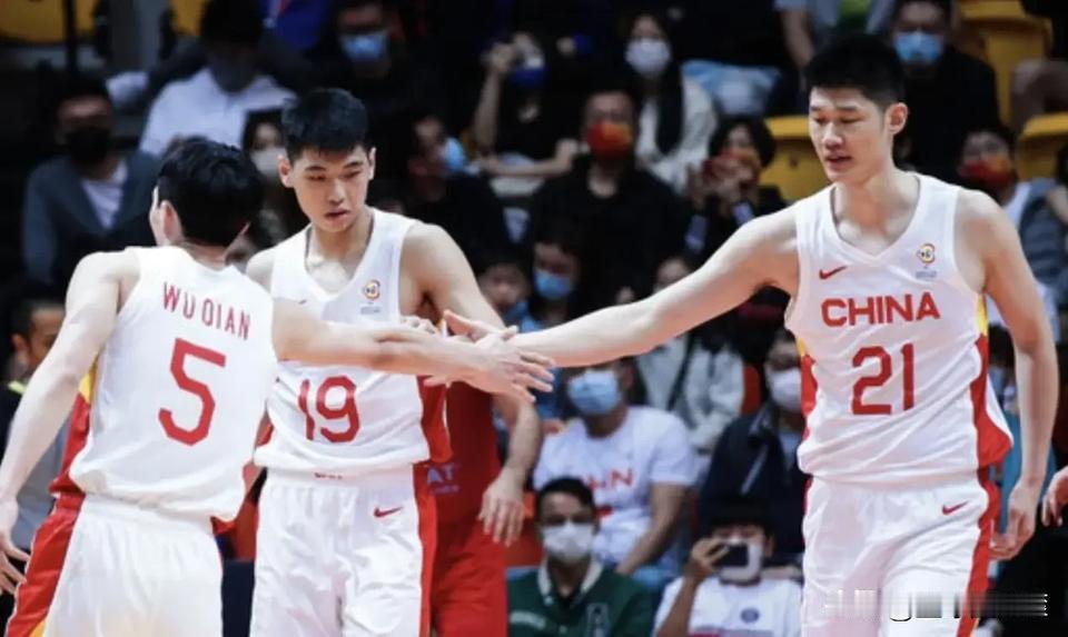 如果他去选秀、能否留在NBA！

你可以说胡金秋没那么完美！毕竟受限于身高体重，