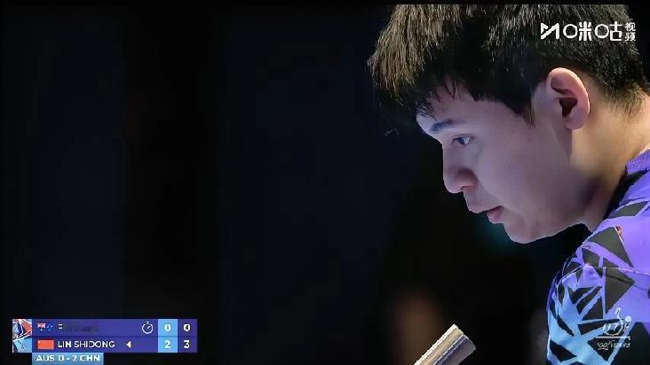 石头：早点下班不好吗？
林诗栋VS卢伟
第一局11-5
第二局11-4
第三局3