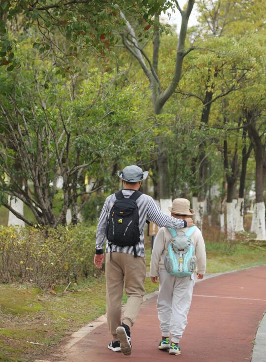 姐妹们！快看我挖到了什么神仙亲子背包！🎒