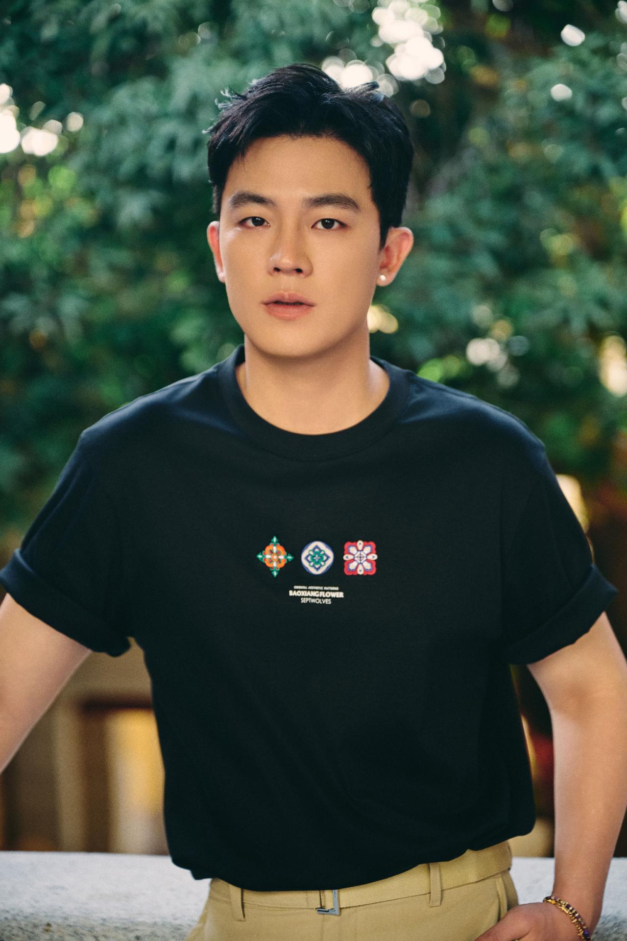 在流量为王的时代，欧豪选择了一条更“爽”的路，用作品说话。他常年扎根大制作电影和