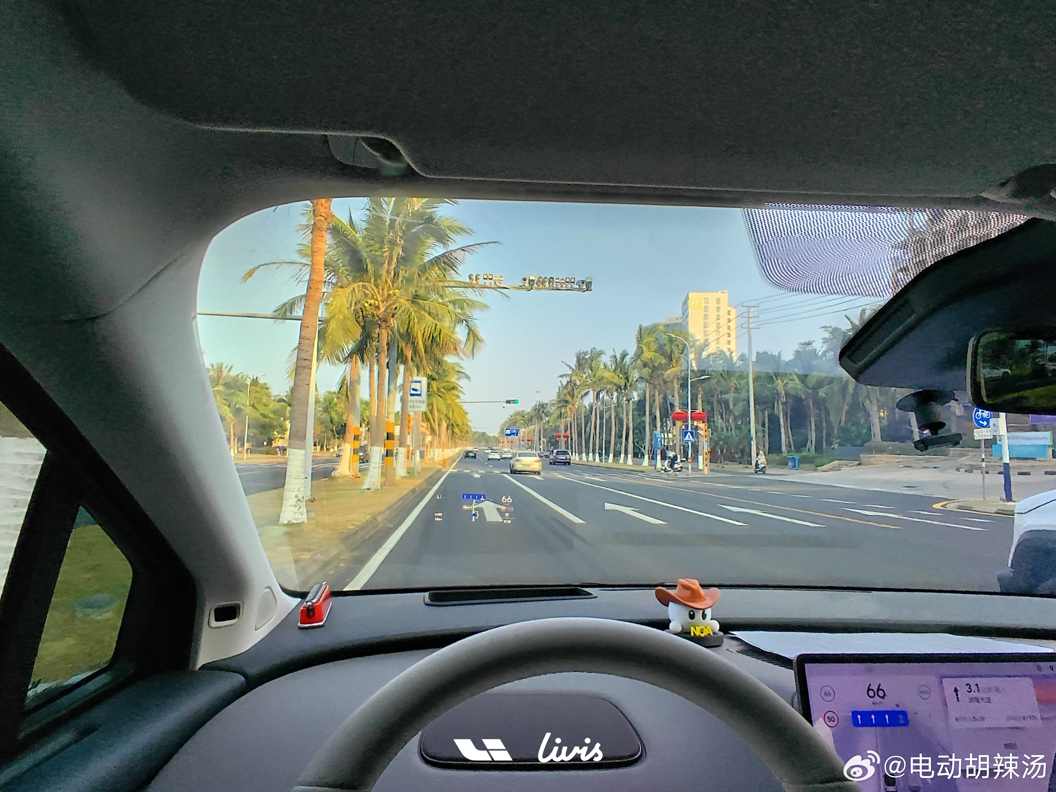 理想现金储备超1000亿 但是理想需要加快花钱的速度，产品进化、智驾进化、服务进