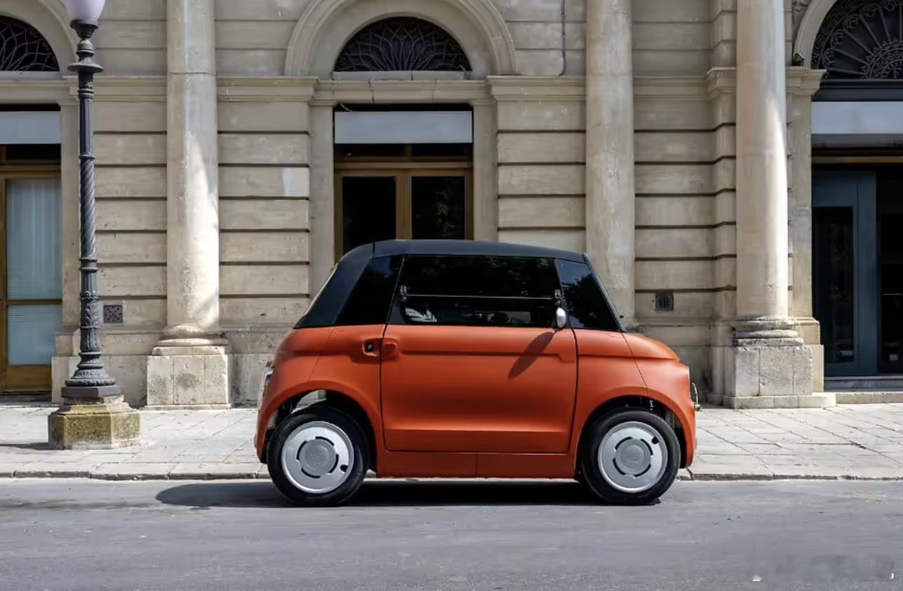 14 岁就能开！你确定不是老头乐？菲亚特推出新款纯电四轮微型汽车 Topolin