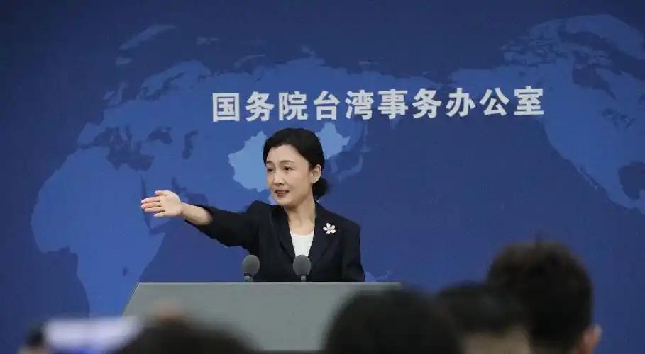 [兔子]最近台海这潭水被搅得动静不小，有人盯着解放军的军舰，有人盯着美国智库的报