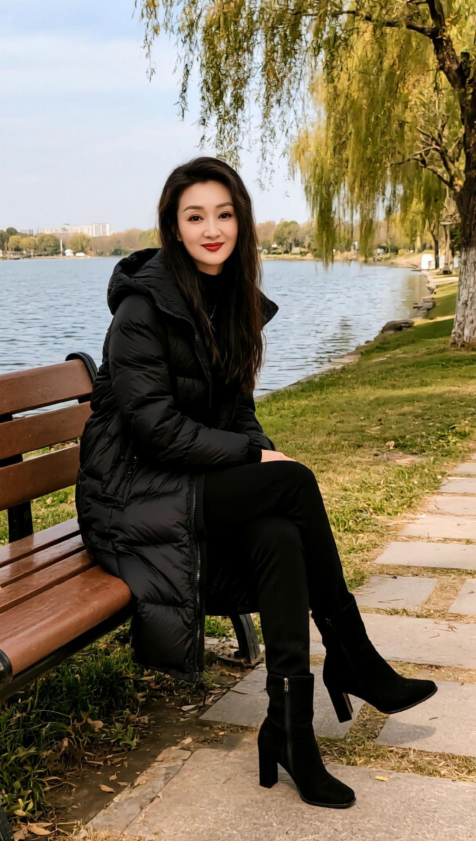 辛苦一年了，  喜欢的东西一样没买，还得勒紧裤腰带准备过年……