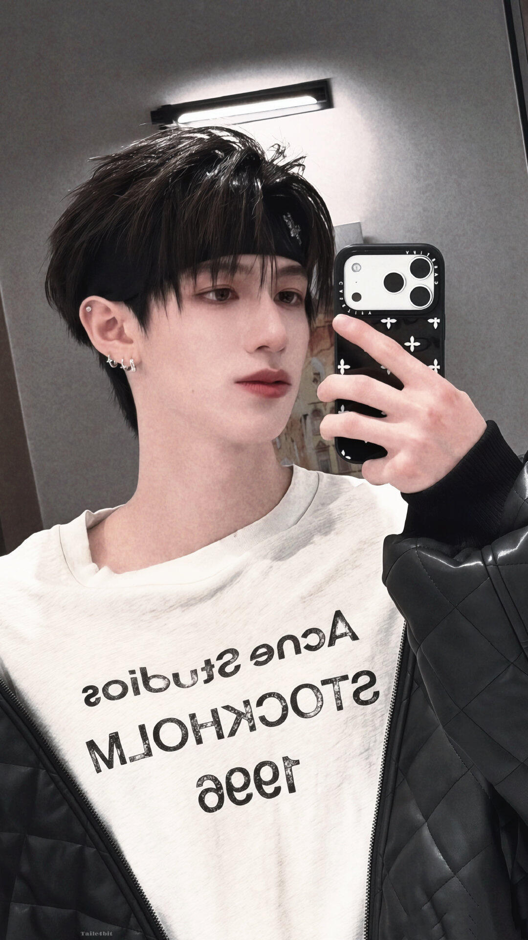 朱志鑫奢牌都爱的一张脸这张脸是高级定制吧！白T耳钉往那一站，校园文男主从此有了脸