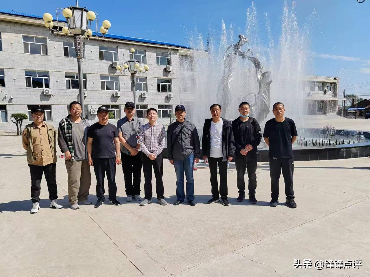 张雪峰是齐齐哈尔富裕县人。三年前我曾经去过那里。当时作为义乌现代漫画艺术研究院主