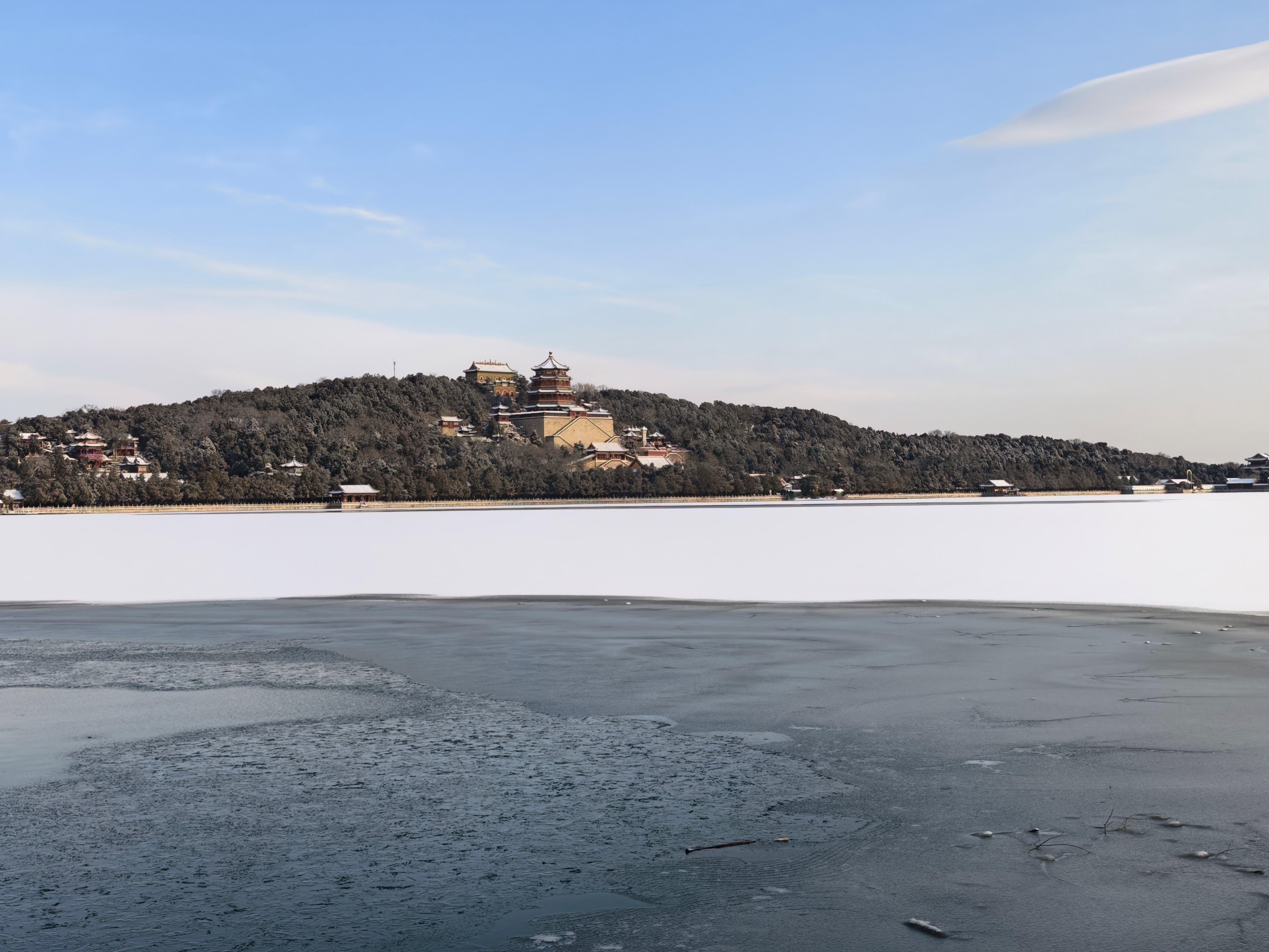 S-没什么太多的可说的。大题材现在没有，因为一旦有了大题材，指数就失控。商业航天