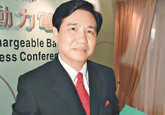 1000万美元砸进美国大学的账本，换来一栋冠名楼加一顶“首位华人荣誉院士”的帽子