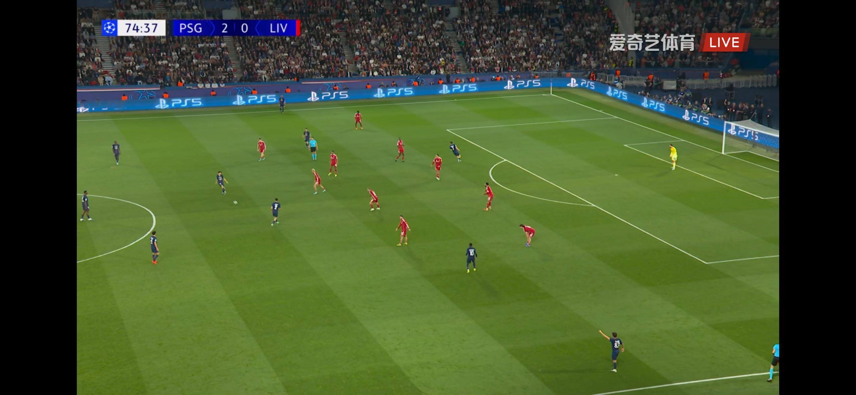 斯洛特这套战术，真的把利物浦彻底带偏了！表面挂着4231的阵型，实际踢成了毫无层