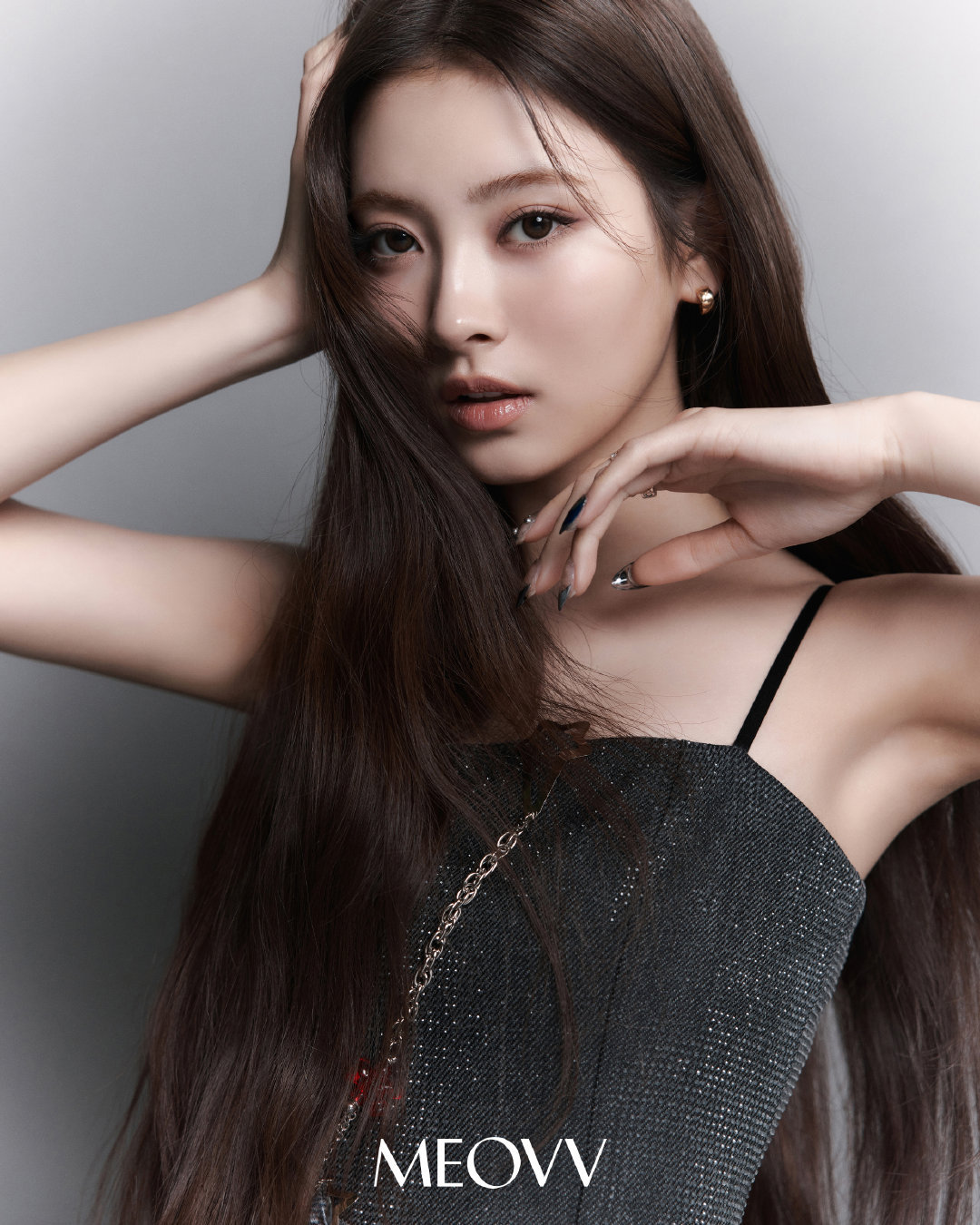 250510 官博更新MEOVV THE 1st EP ALBUM [MY EY