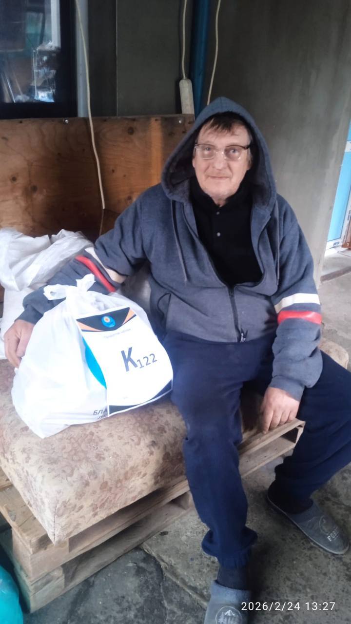 乌克兰UA  天气回暖后，前线地区平民百姓的生活就会相对容易一些，寒冬已过，春天