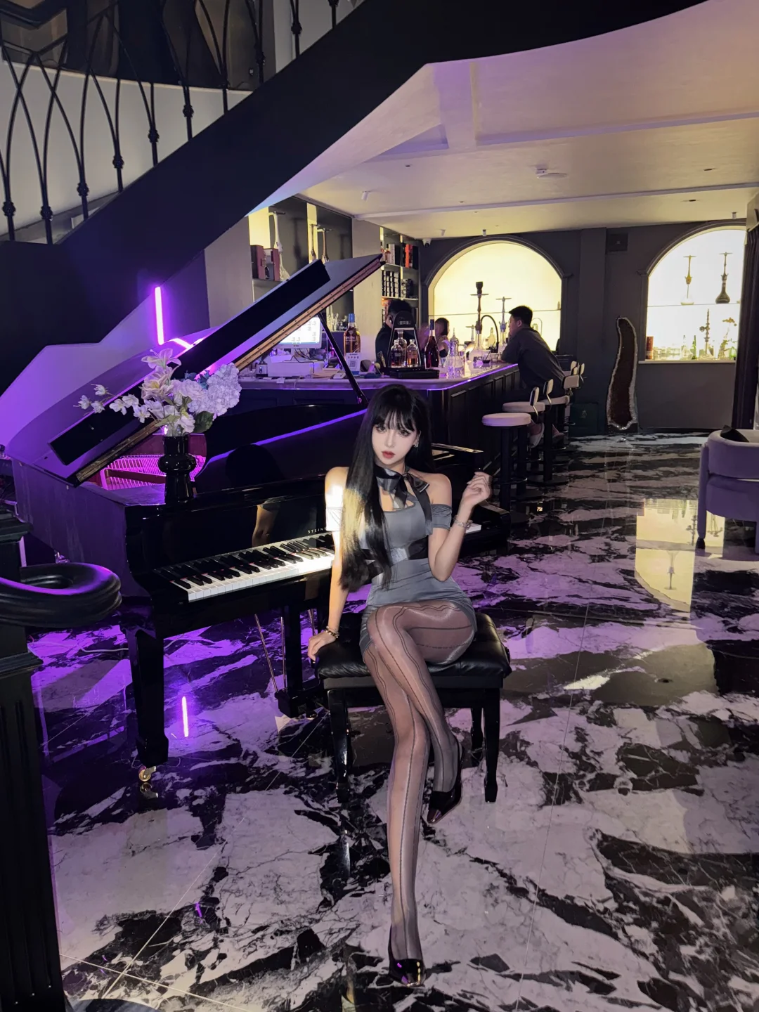 比巴掌先来的是她的香气