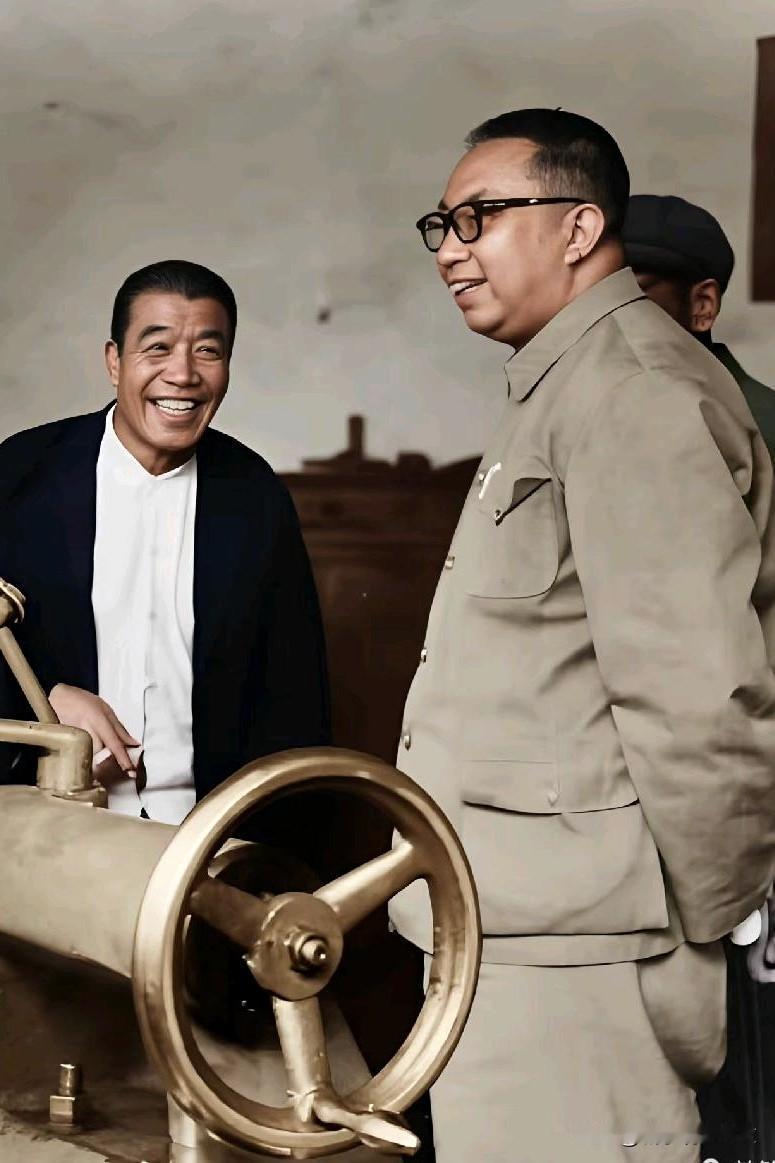 华国锋同志和陈永贵同志在一起，他们都是从山西走上来的干部，都当了副总理，后来华国