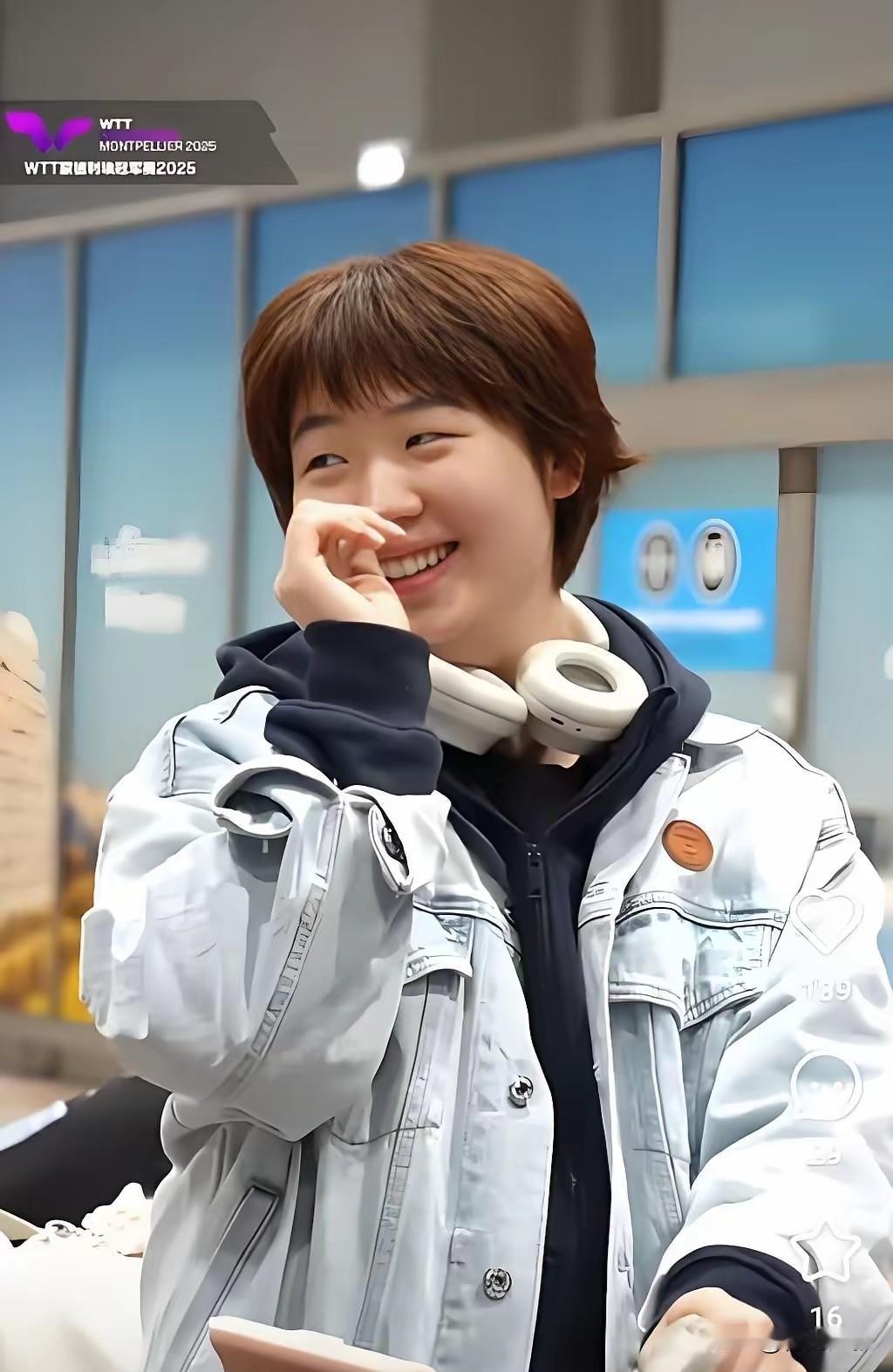 有网友说:现实中遇到蒯曼，千万别叫她，反应简直太可爱了！

蒯曼今年只有19岁，