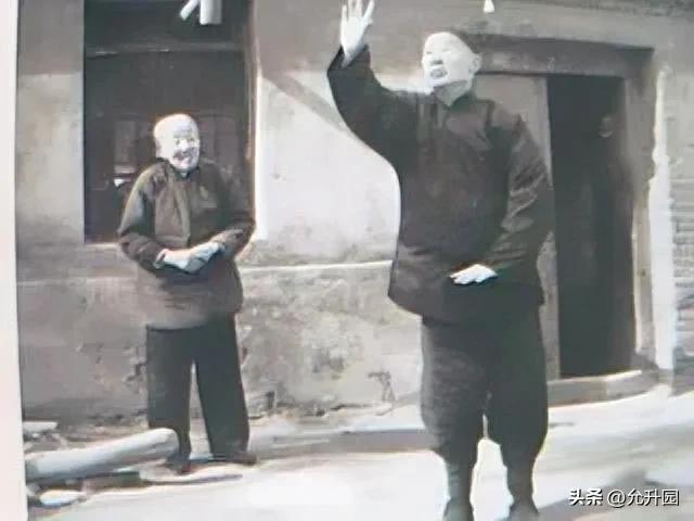 武术之内外合一的练功思想与实践，就是要让习武者的意、气、力、身四者有机配合，融为