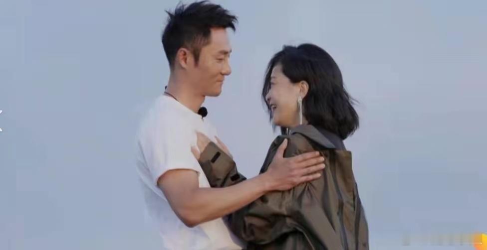 《再见爱人》四季一共12对夫妻，但真的离婚的夫妻却很少：第一季：章贺和郭柯宇第二