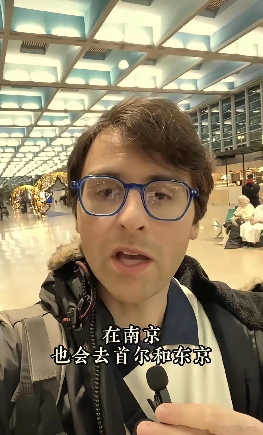 一个举动，证明了马库斯的人品，国家公祭日这天，马库斯提前赶到南京，下一站还要去韩