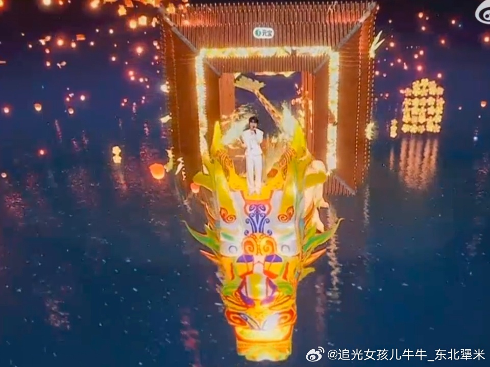 周深周深从春晚唱到元宵承包春节档周深元宵常驻歌手    今日周三，家米们记得领福