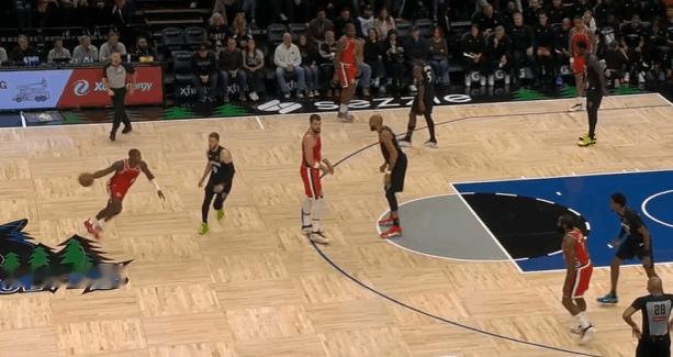 逐帧拆解：哈登挺进历史总得分榜前十，纪录之夜技术欣赏图1哈登边路无球起手，接球后