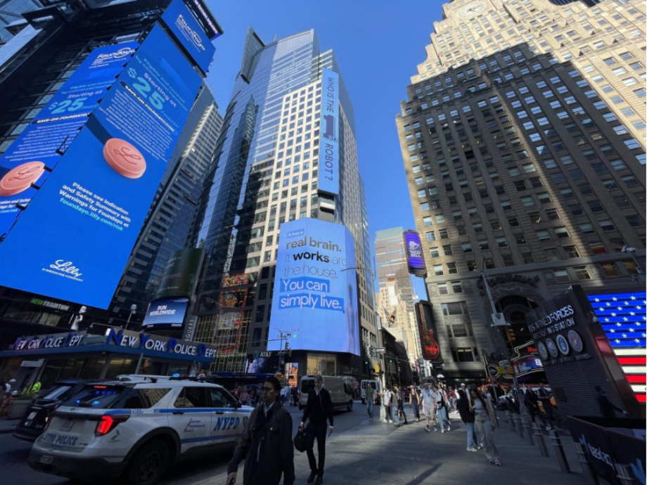 这几天跟朋友聊天，有人提到说最近在看机器人赛道，发现有点意思。起因是这两天纽约时