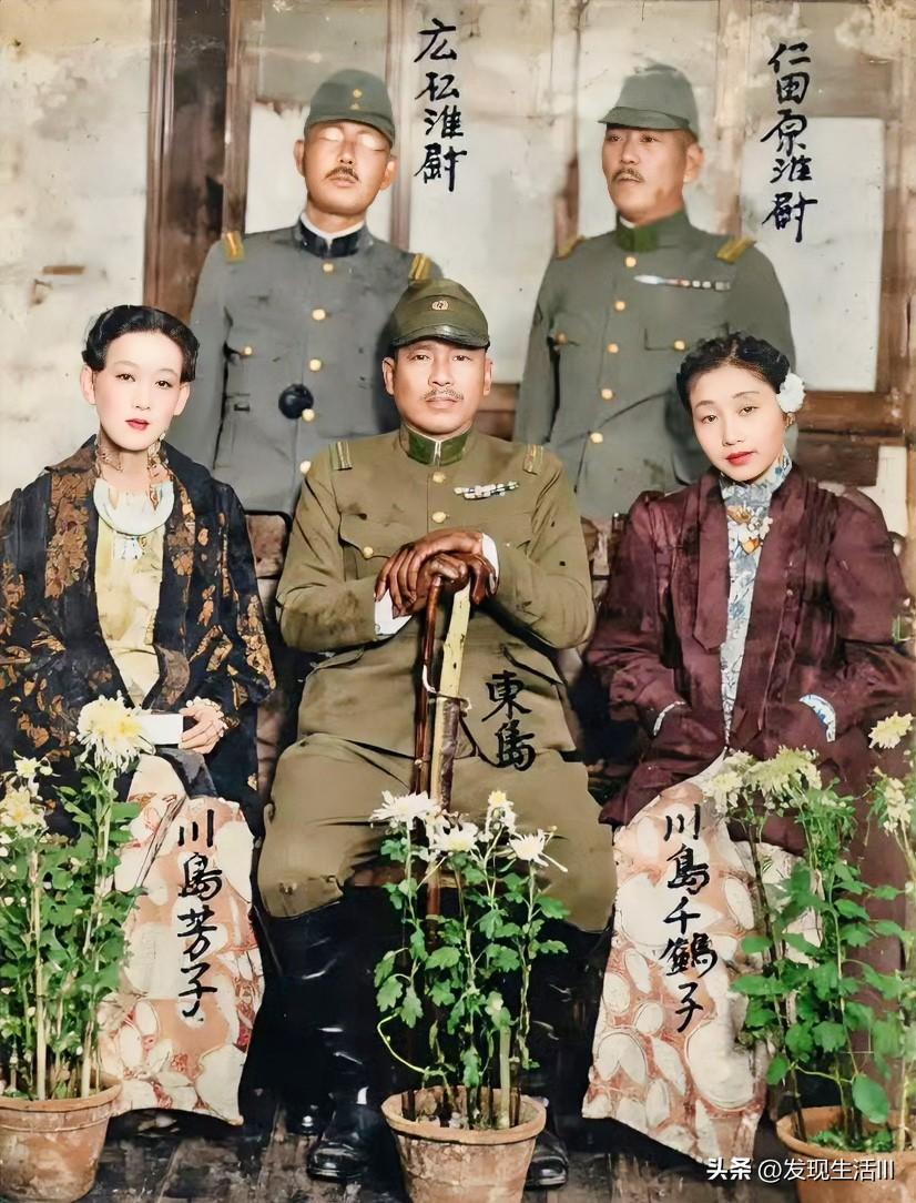 川岛芳子，这位清朝格格被送到日本接受军国主义教育后，成了著名的“男装丽人”。皇姑