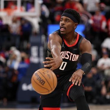 火箭队又到全明星周末了。
过去两年，他们像被按了同一个开关。2024年，全明星后