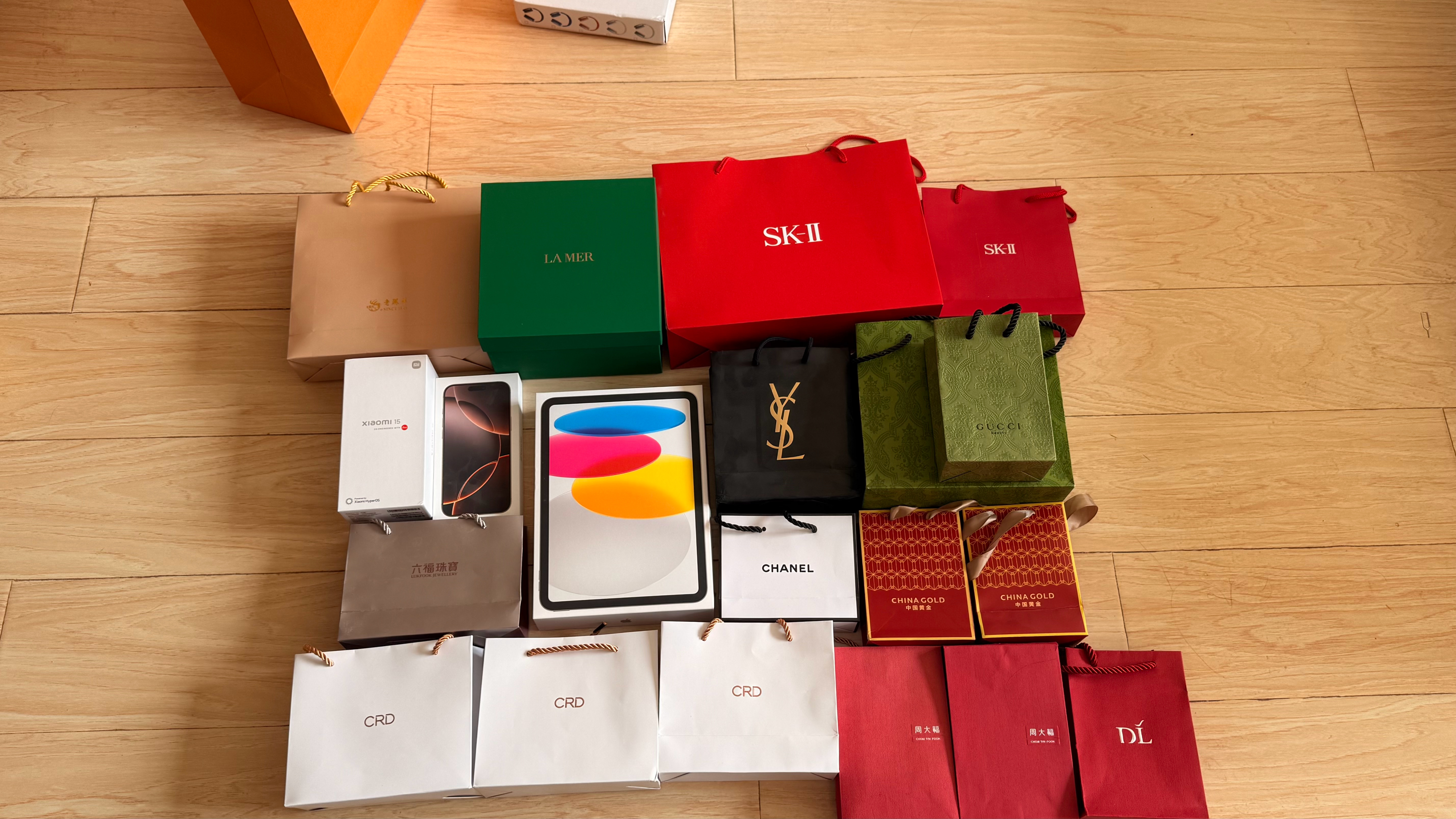 搬家断舍离  十分喜欢攒包装盒跟包装袋，没想到最后的下场是扔掉