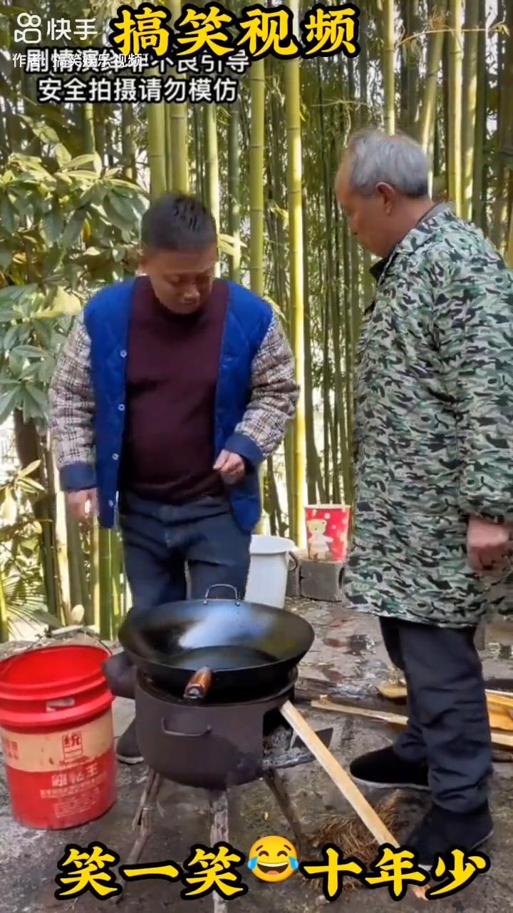 搞笑视频。
笑一笑一十年少。
这娘们是个狠人。
如果不是亲眼所见我是万万不敢相信