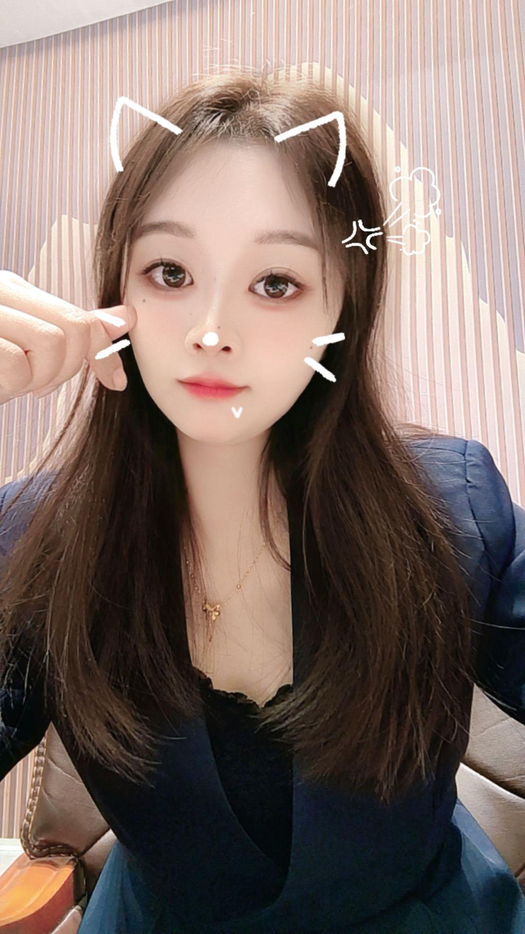 人生不过三万天，我只想快乐一点 能让我难过的事情，都请绕道而行。